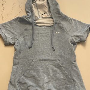 Nike Short sleeve hooded shirt